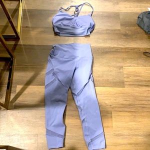 Beautiful Alo extra small leggings with mesh detail, purple